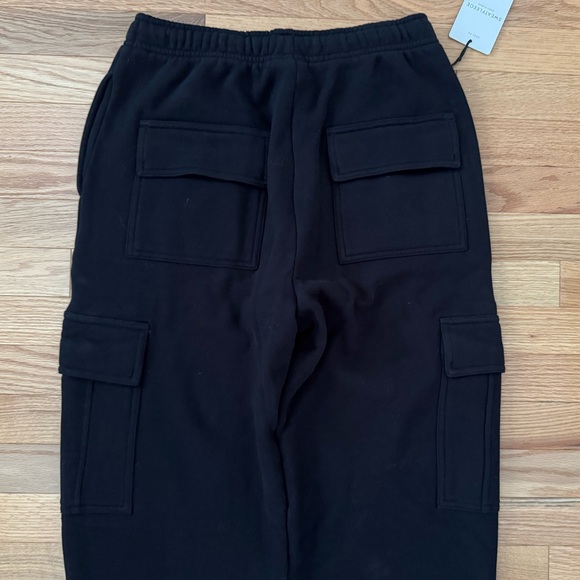 Aritzia Cozy Sweatfleece Mega Cargo Jogger - Small Tall - Picture 8 of 13